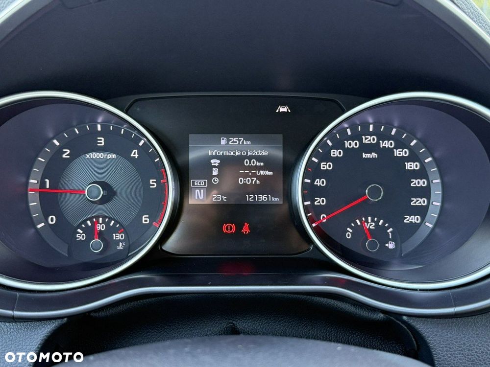 Kia Ceed - 23
