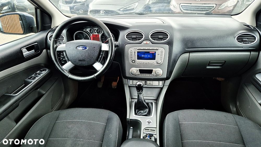Ford Focus - 36