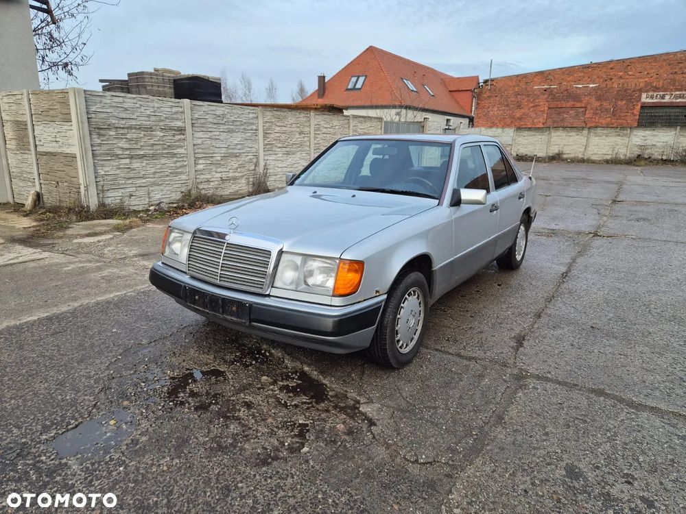 Mercedes-Benz W124 (1984-1993) - 12