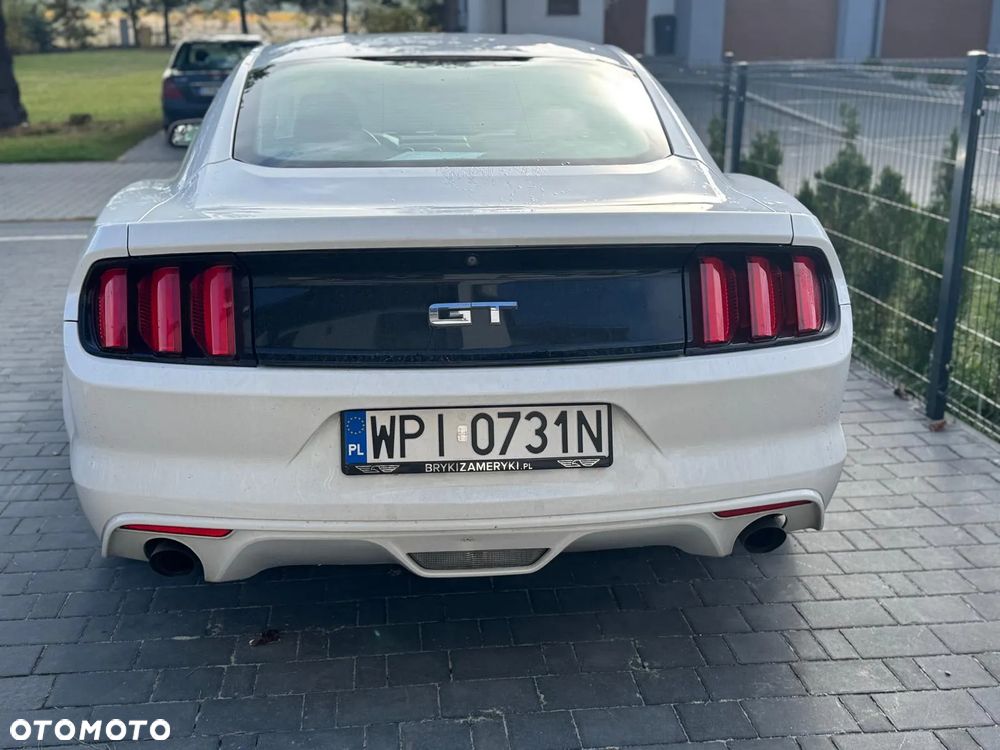 Ford Mustang - 8