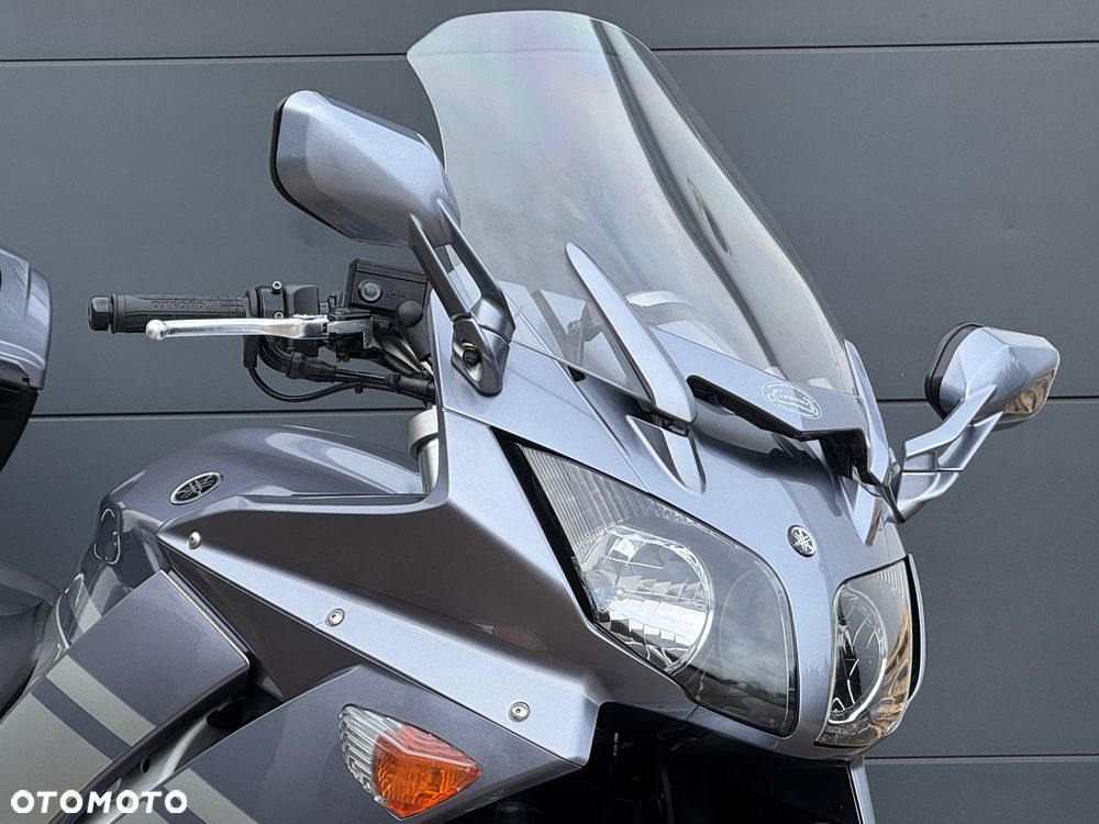 Yamaha FJR - 2