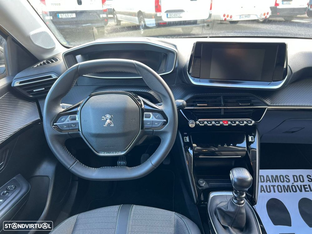 Peugeot 208 1.2 PureTech Allure - 8