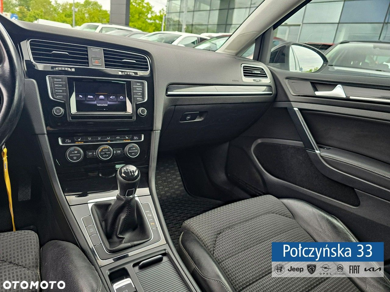 Volkswagen Golf - 25