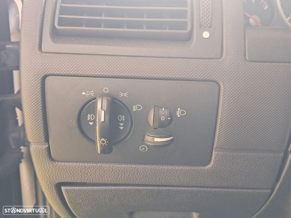 Ford Mondeo 2.0 TDdi Ghia - 5