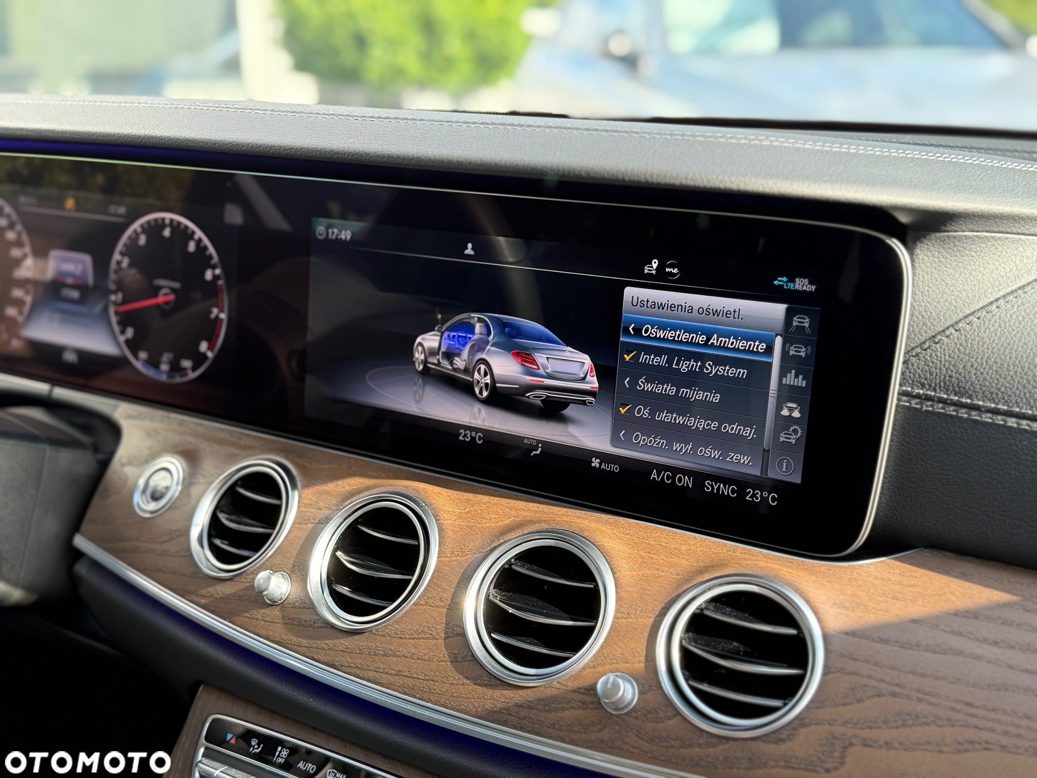 Mercedes-Benz Klasa E 200 4-Matic 9G-TRONIC - 23