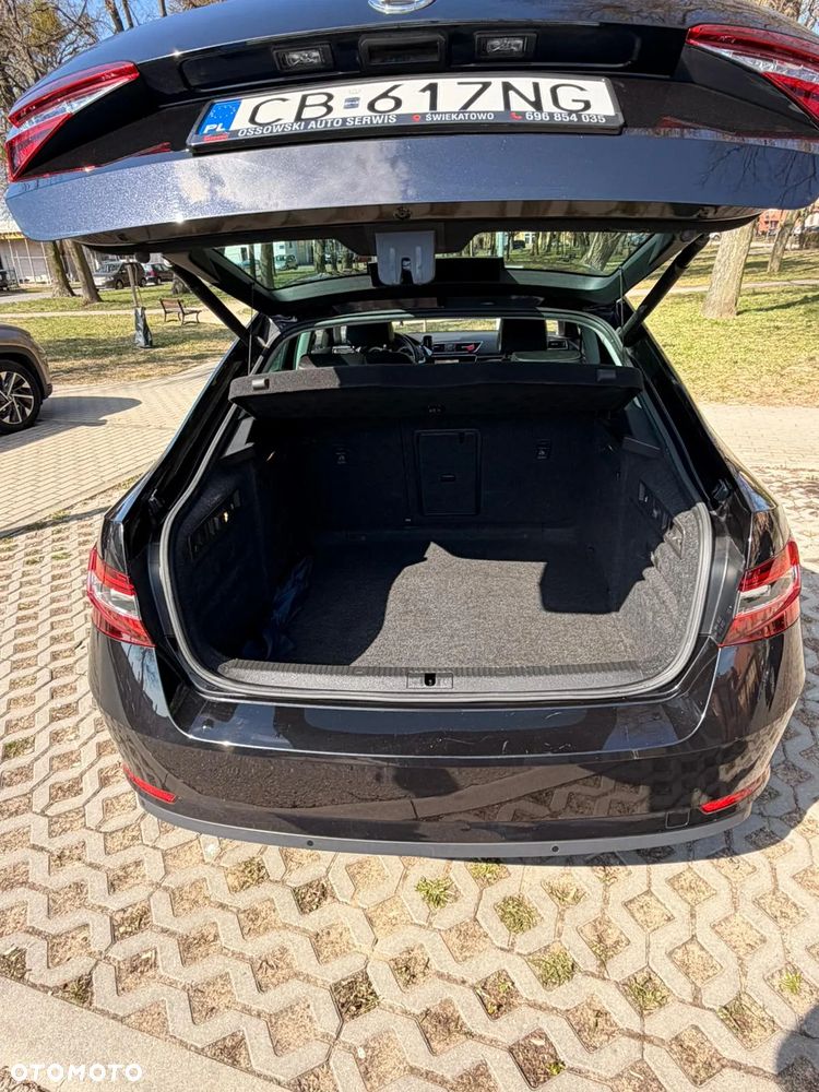 Skoda Superb 2.0 TDI SCR L&K DSG - 9