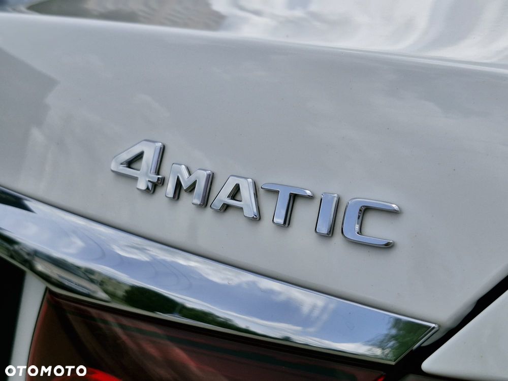 Mercedes-Benz Klasa E 220 d 4-Matic 9G-TRONIC - 39