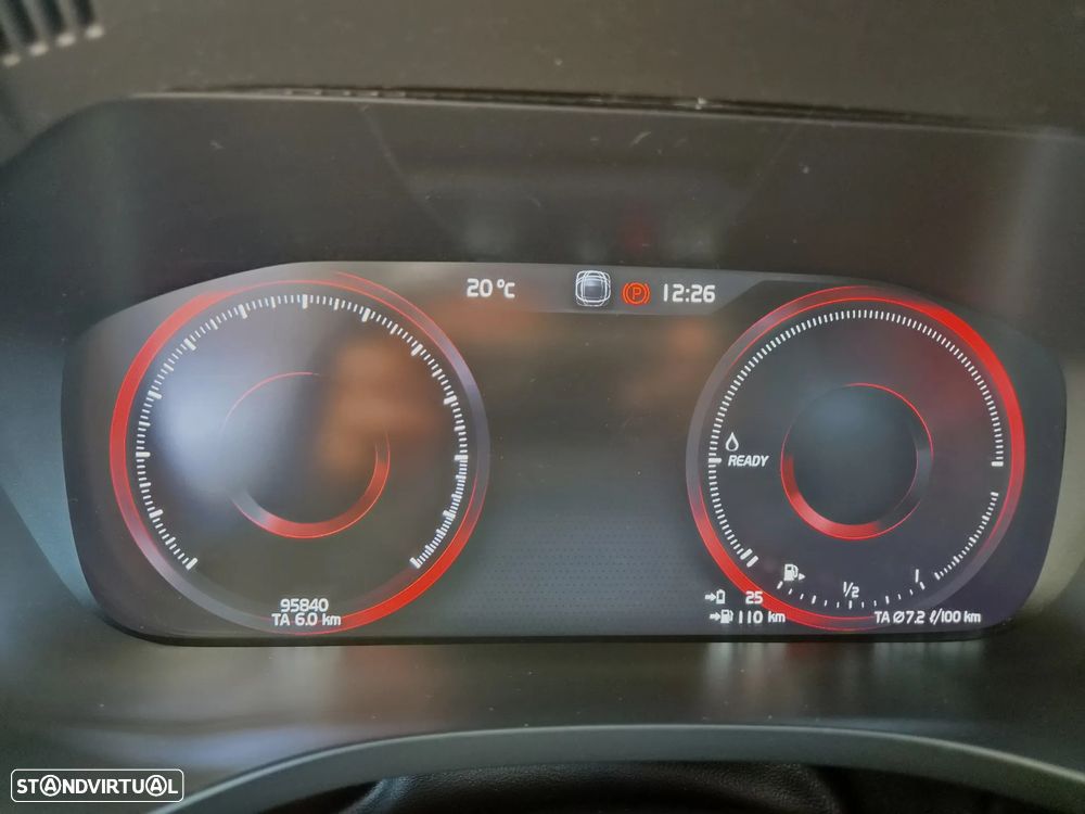 Volvo XC 60 2.0 T6 PHEV R-Design AWD - 18
