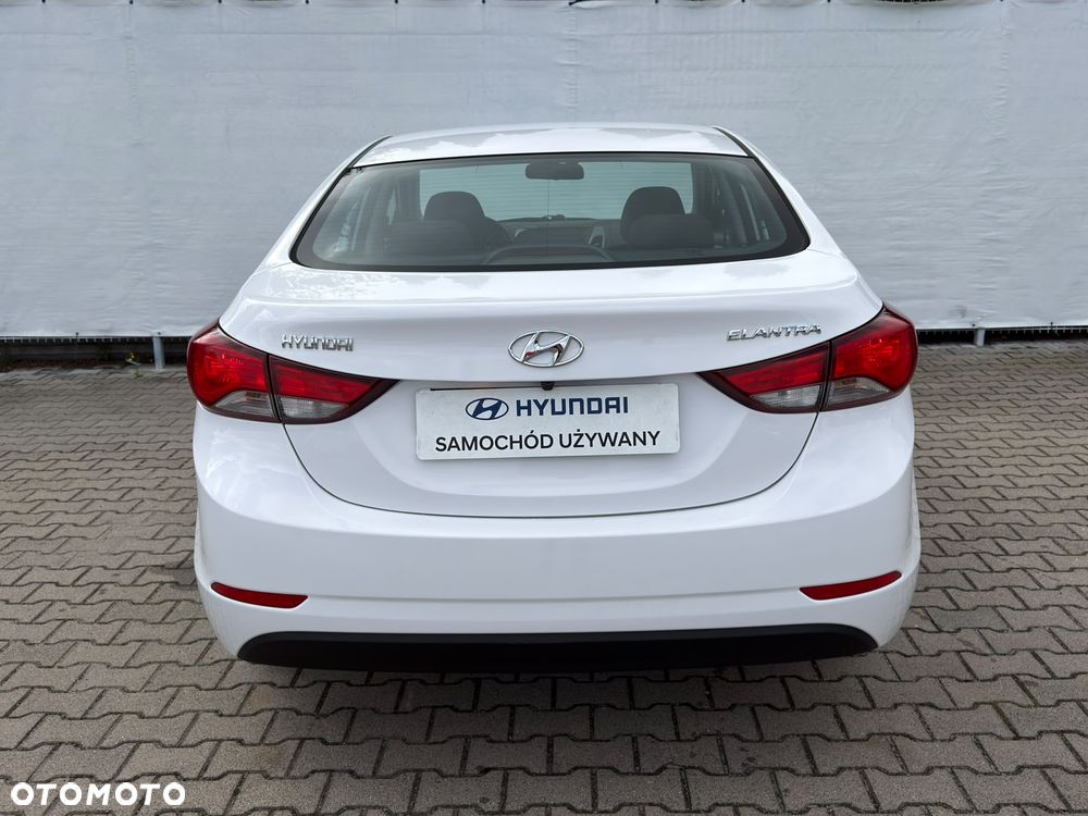 Hyundai Elantra 1.6 Comfort - 4