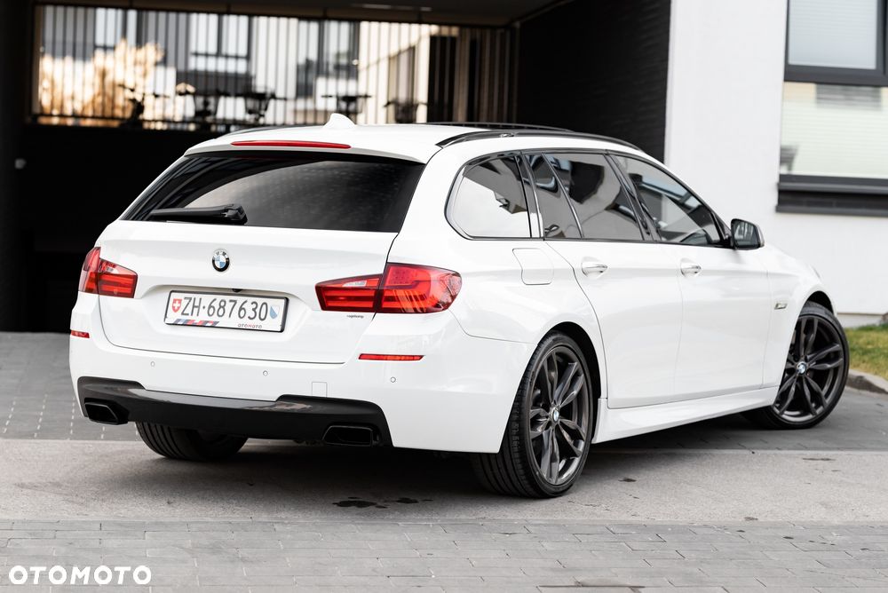 BMW Seria 5 M550d xDrive Touring Sport-Aut - 11