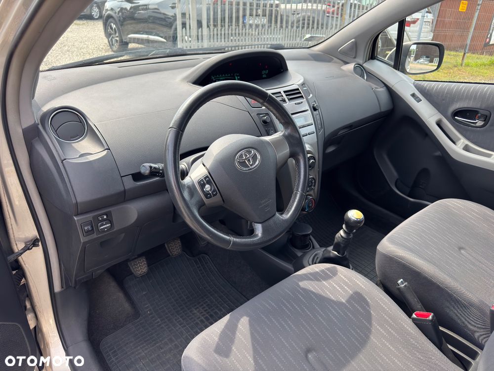 Toyota Yaris 1.33 Sol - 17