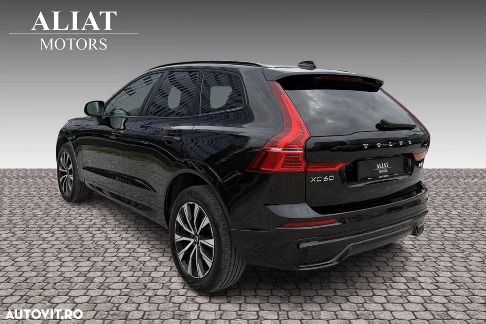 Volvo XC 60 B4 MHEV AT AWD Plus Dark - 8