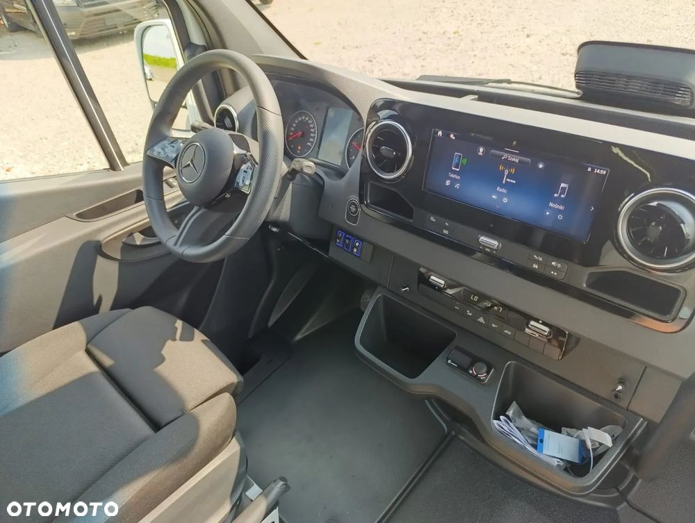 Mercedes-Benz Sprinter 519 - 16