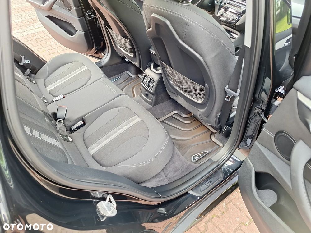 BMW X1 xDrive18d Sport Line - 12