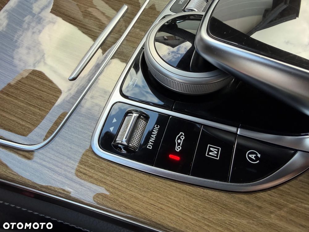 Mercedes-Benz GLC - 36