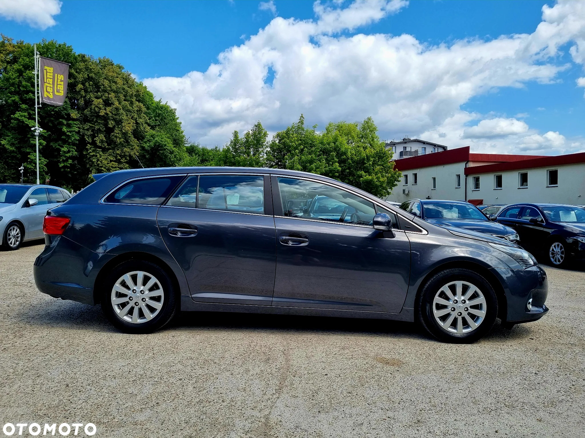 Toyota Avensis 1.8 Premium - 4
