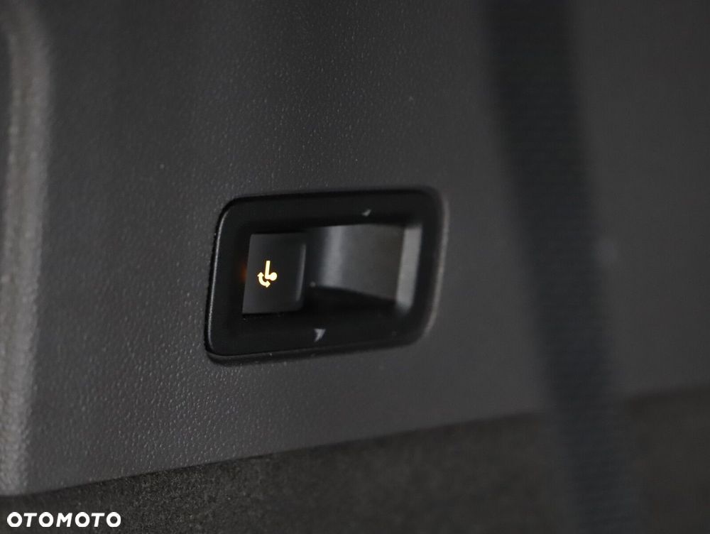 Volkswagen Multivan - 24