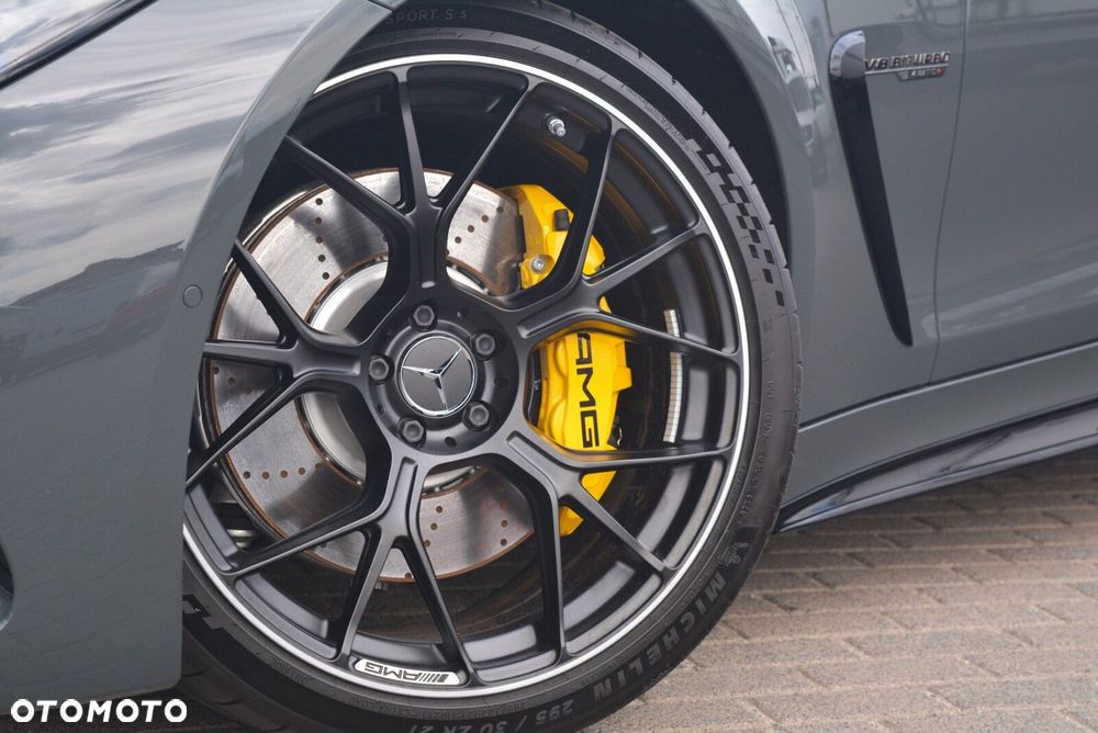 Mercedes-Benz AMG GT - 11