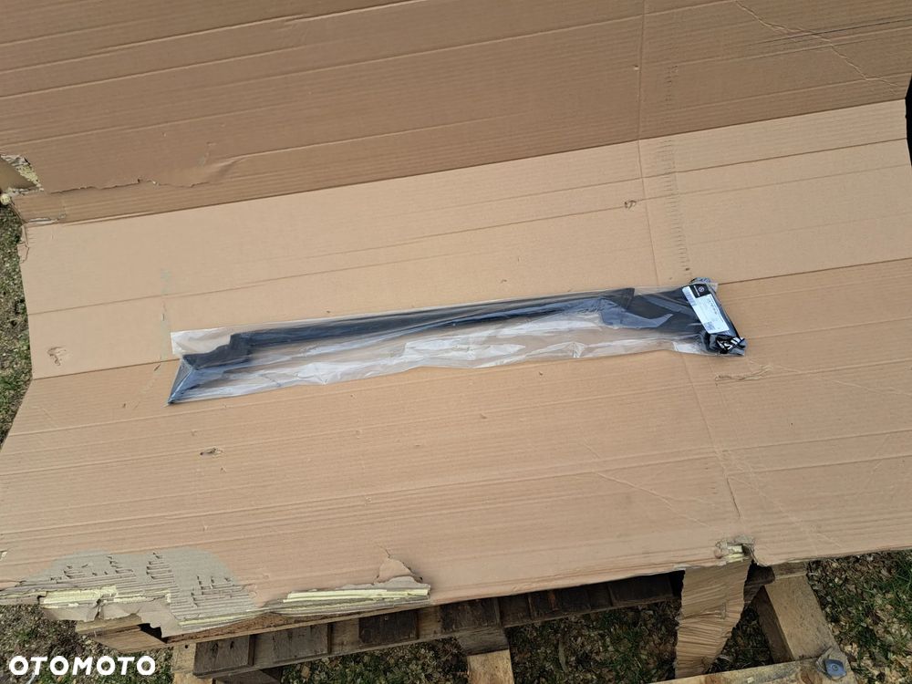 uszczelka drzwi prawy tył tylna Mercedes CLA A1187350800 - 2