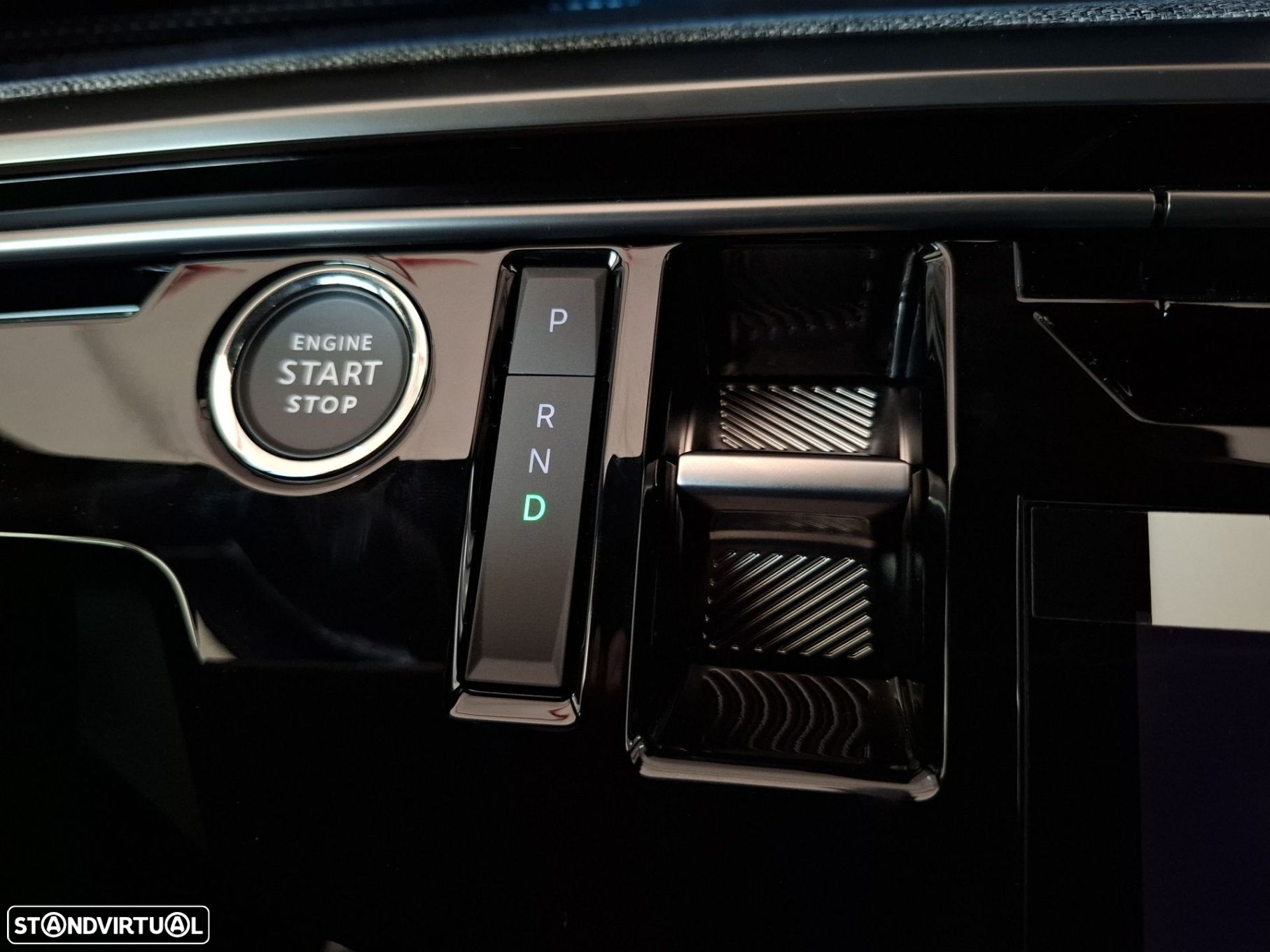 Peugeot E-3008 73 kWh GT - 29