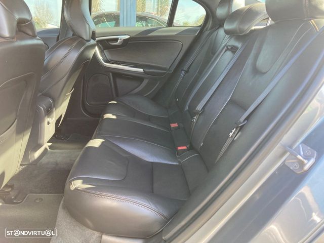 Volvo S60 Cross Country D3 Geartronic Pro - 30