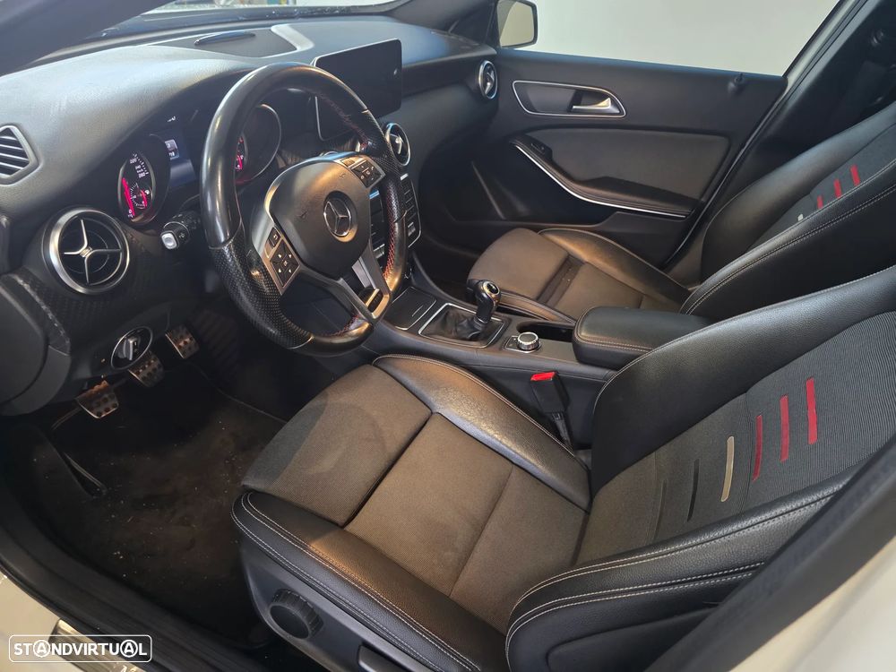 Mercedes-Benz A 180 d AMG Line - 8