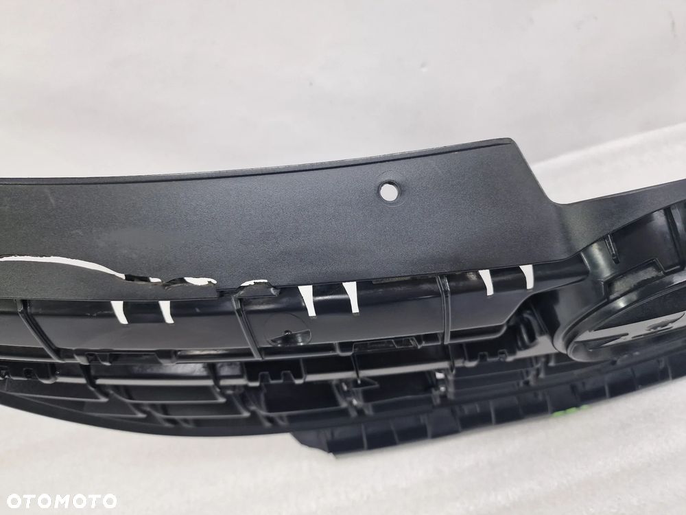 OPEL ZAFIRA C 11- ATRAPA / GRILL PRZEDNI PRZÓD , NR 13300698 , NR AUKCJI GL573 - 7
