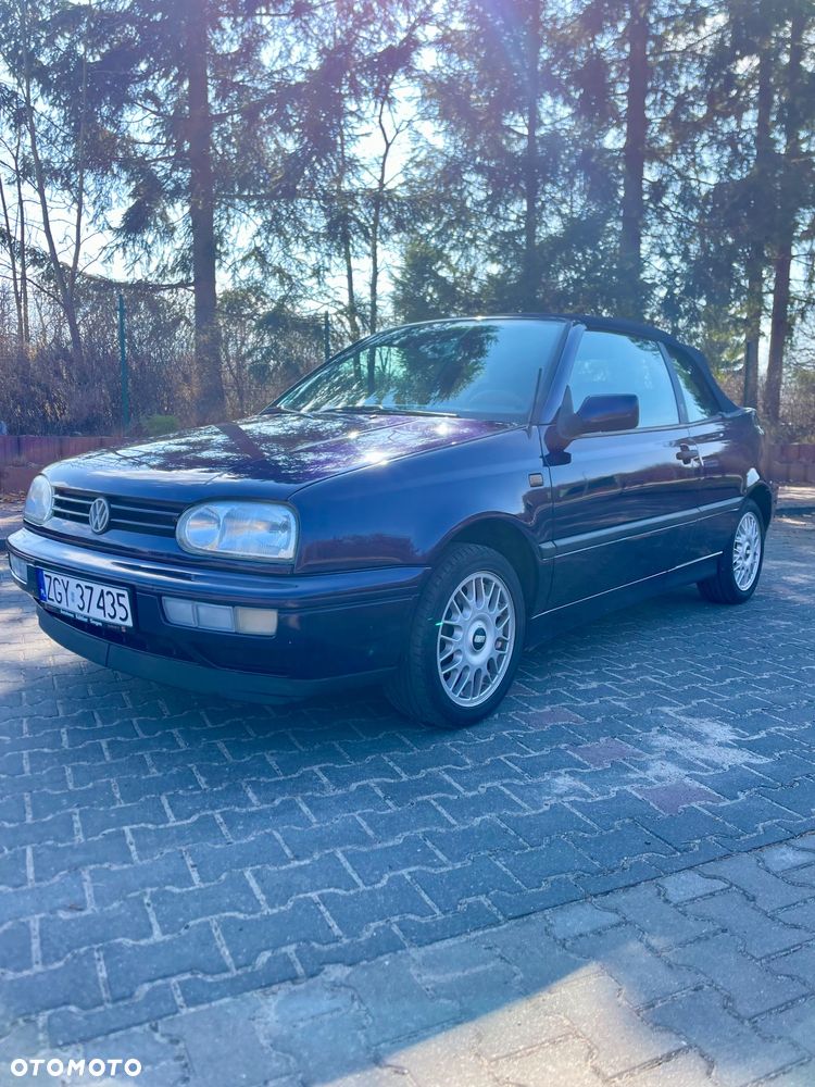 Volkswagen Golf 1.8 GL - 31