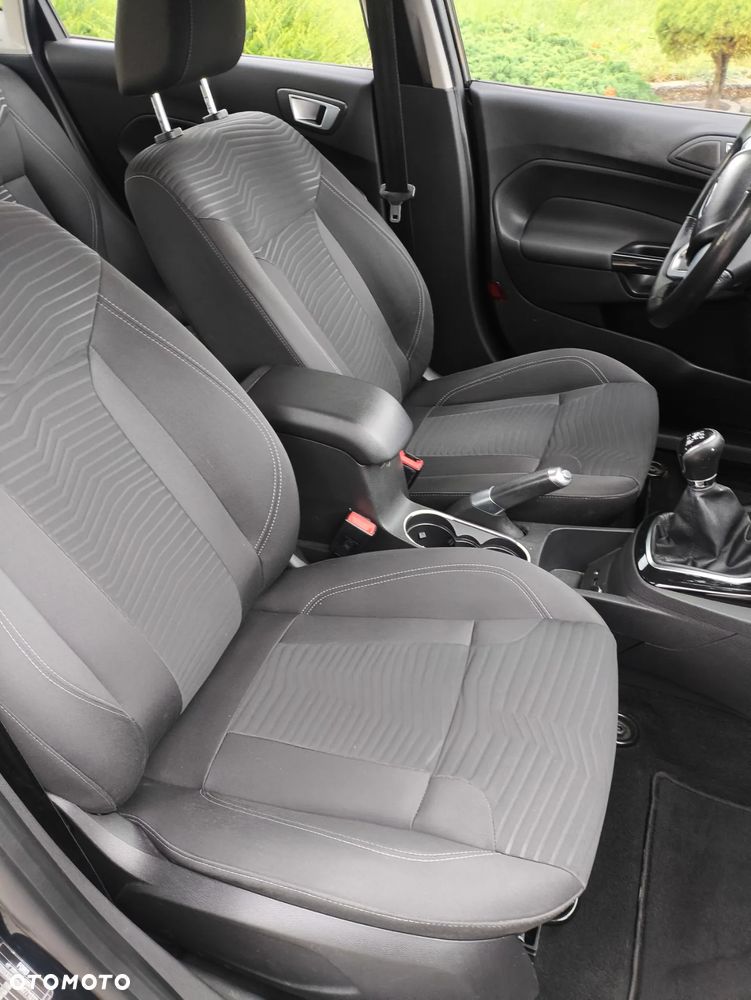 Ford Fiesta 1.25 Titanium X - 23