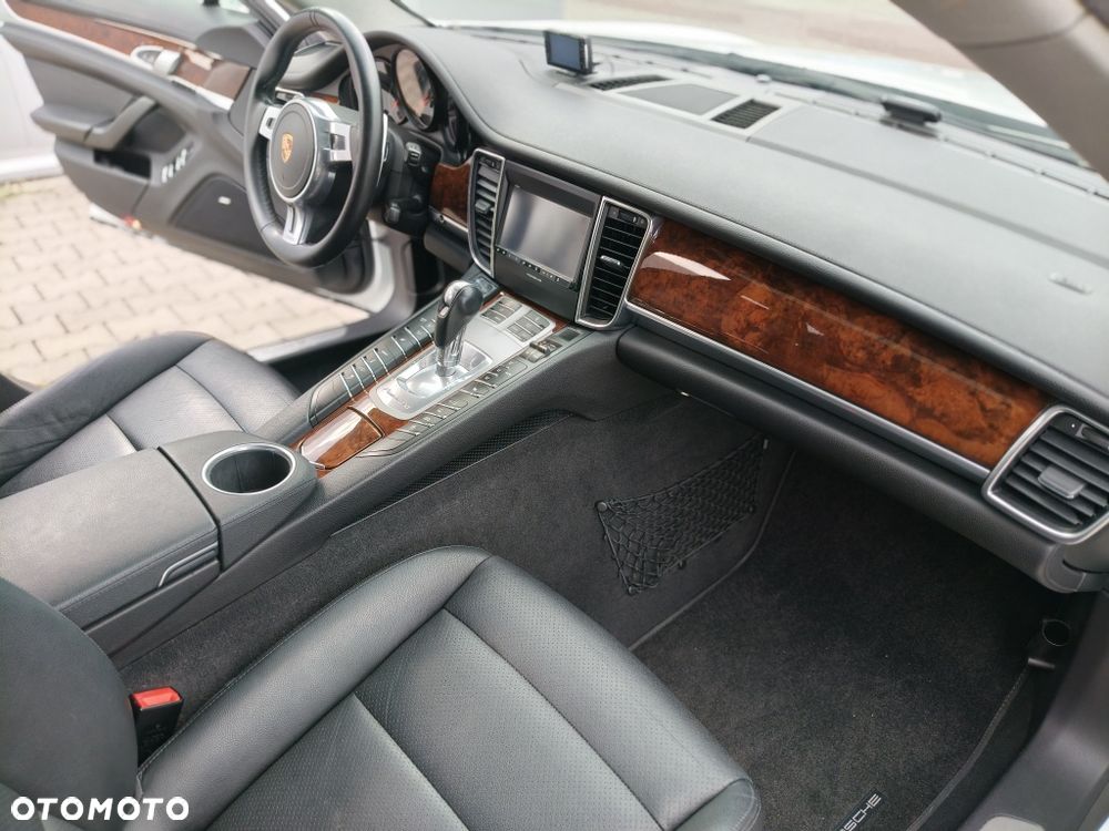 Porsche Panamera - 8