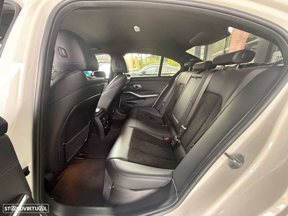 BMW 330 e Pack M Auto - 39
