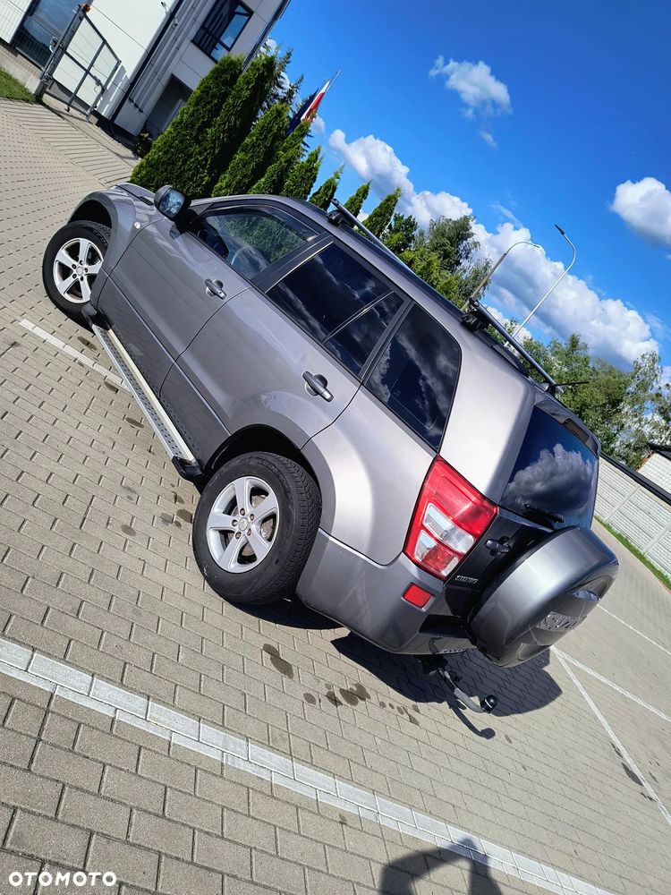Suzuki Grand Vitara 2.0 - 4