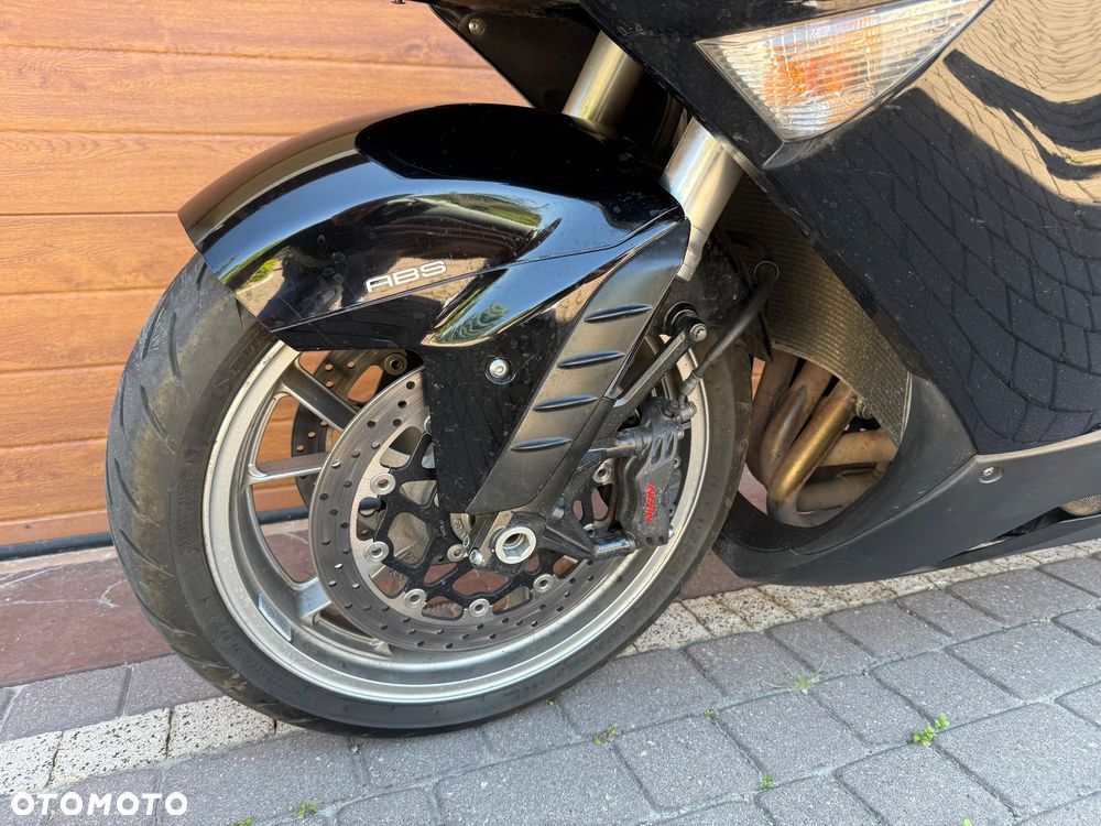 Kawasaki GTR - 8