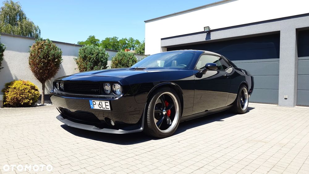 Dodge Challenger - 1