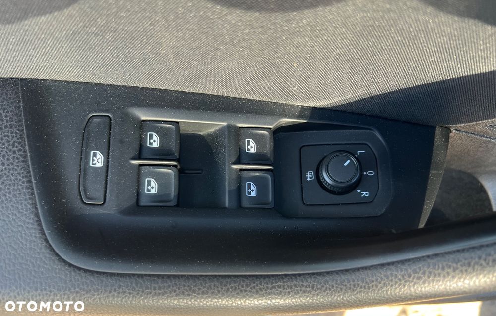 Volkswagen Passat - 18