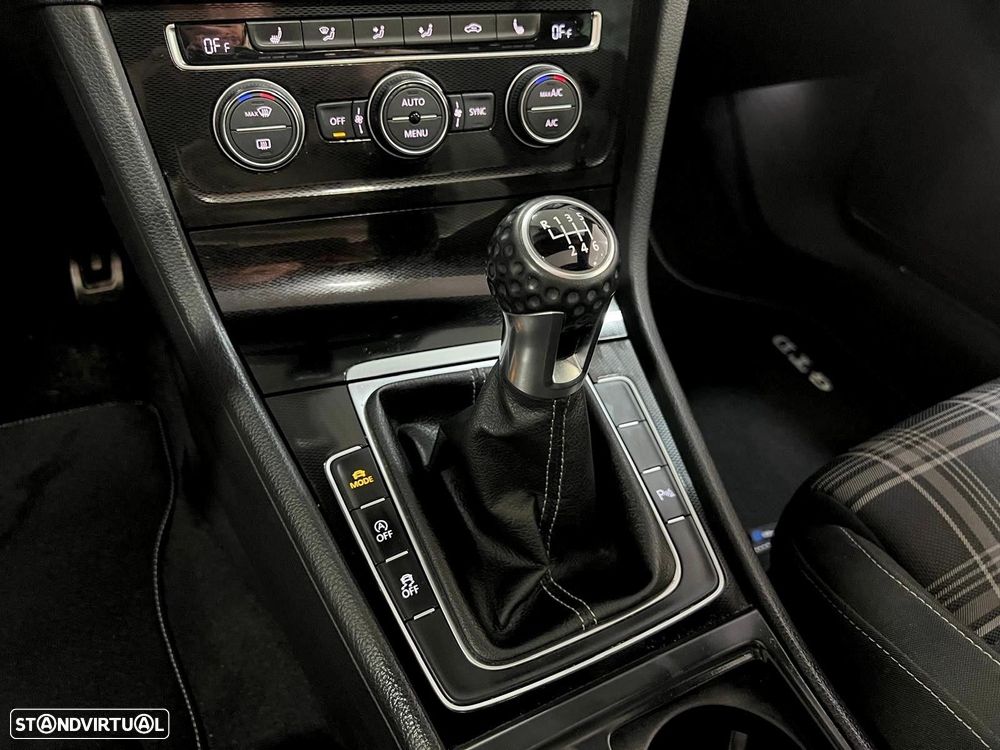 VW Golf 2.0 TDI GTD - 35
