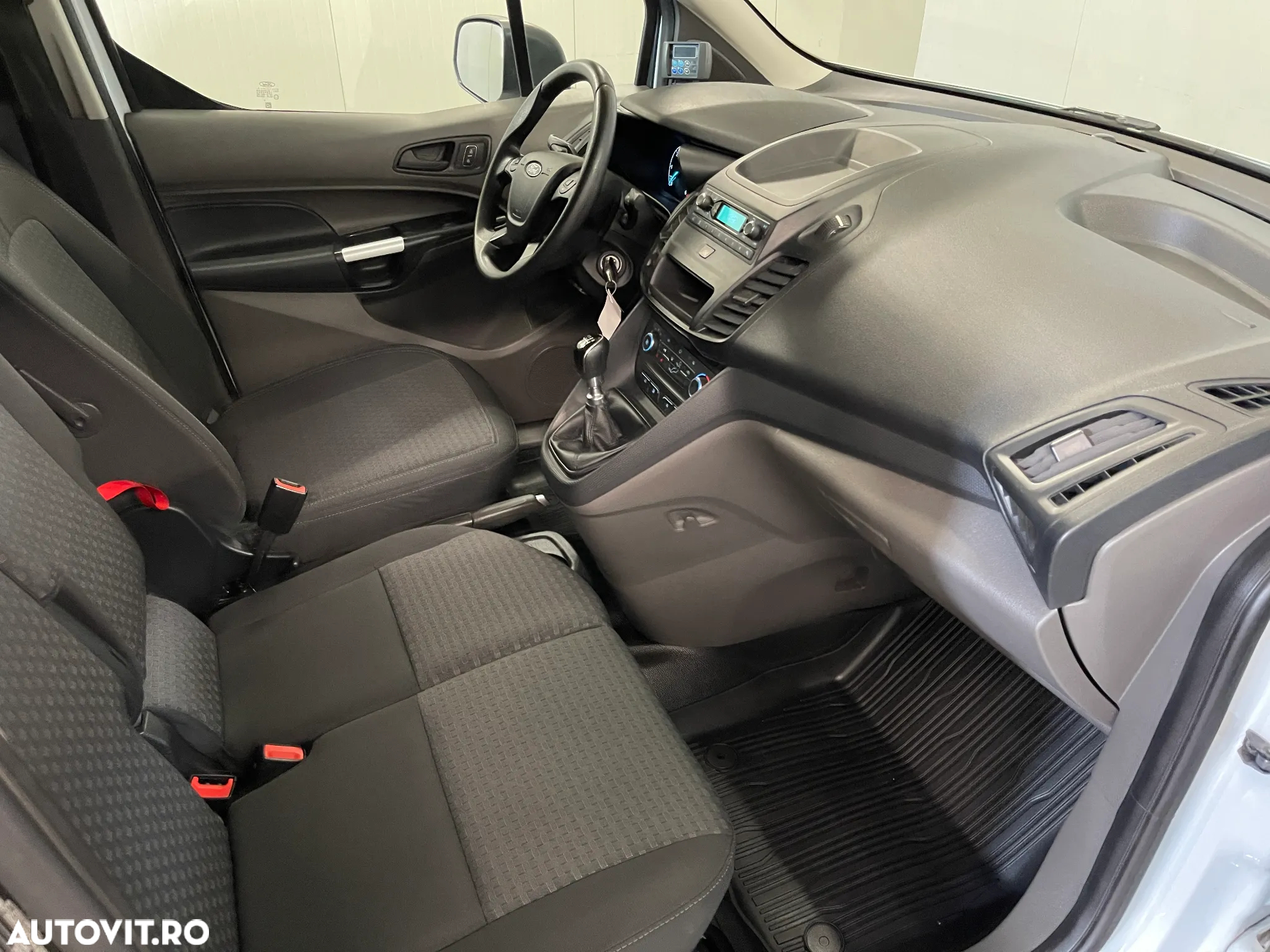 Ford Transit Connect - 8