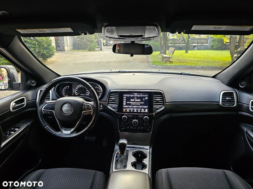 Jeep Grand Cherokee - 16