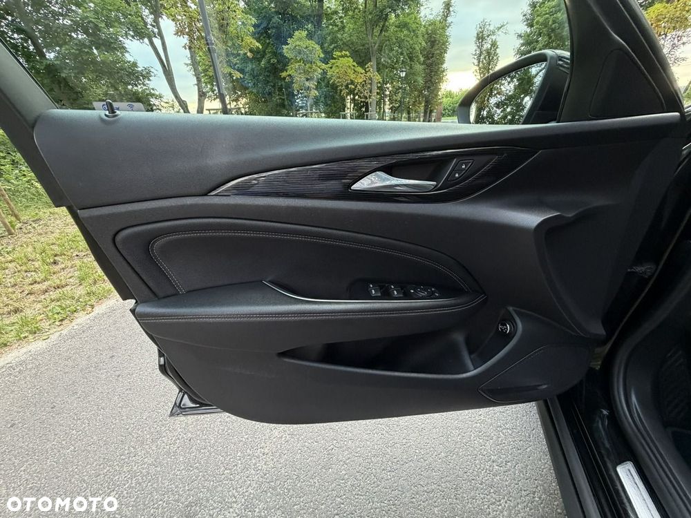 Opel Insignia - 18