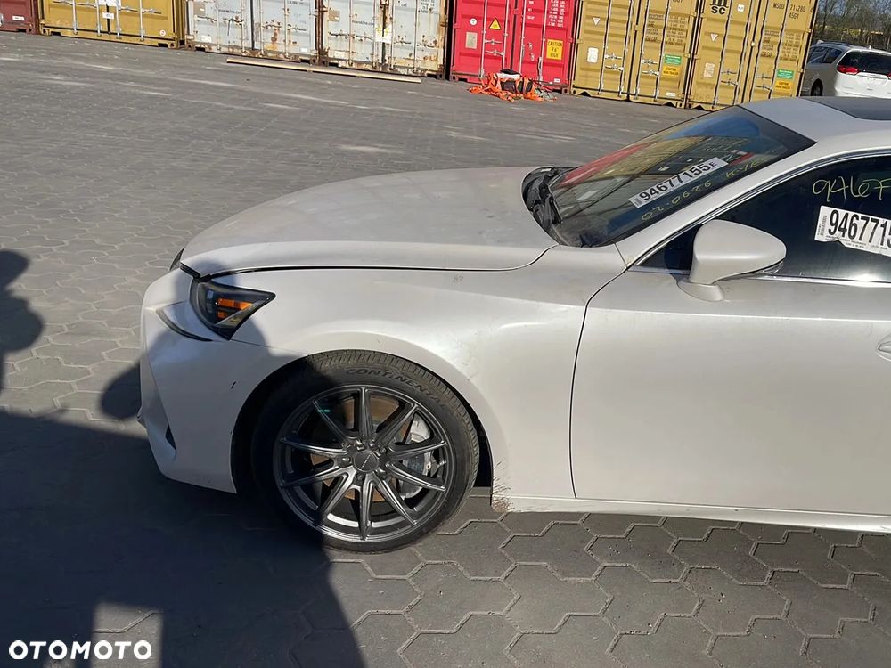 Lexus IS 200t / 300 Prestige - 9