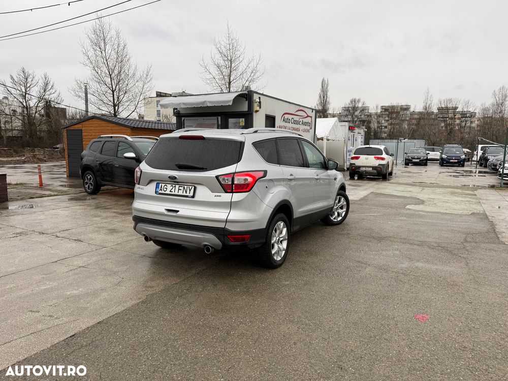 Ford Kuga 2.0 TDCi 4WD Powershift Titanium - 3