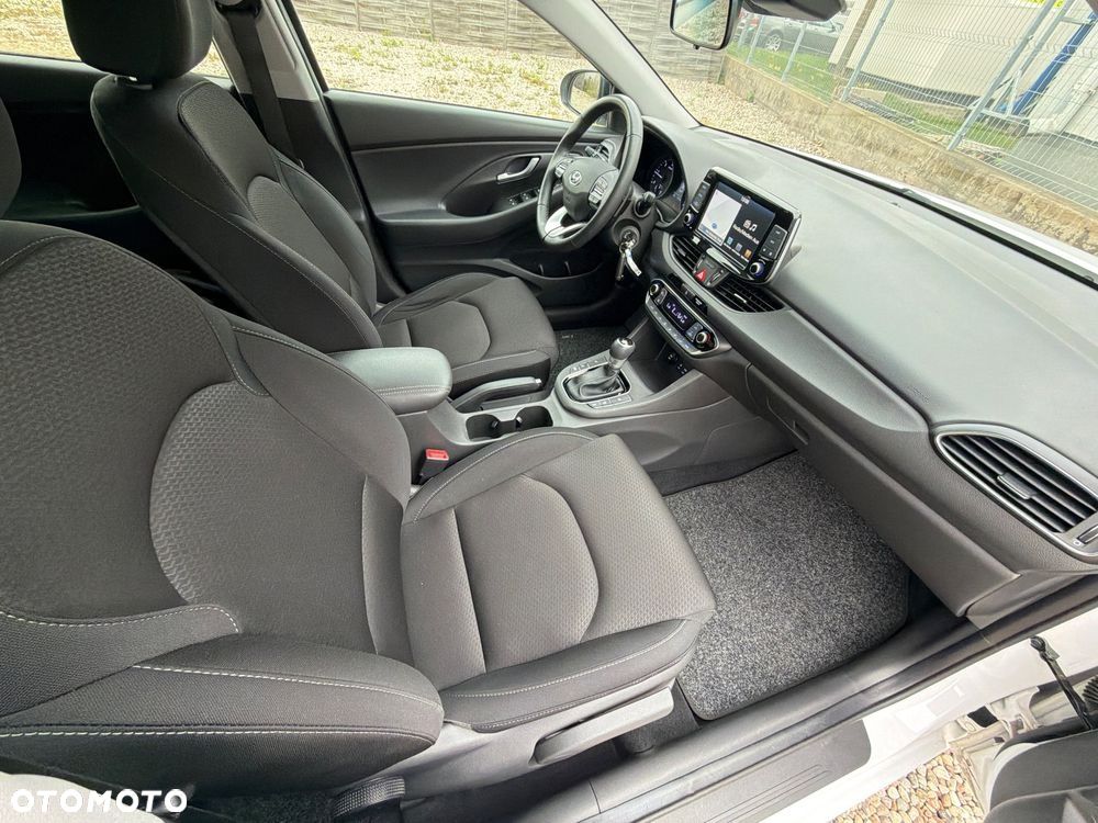 Hyundai i30 1.6 CRDI DCT EDITION 30 - 31