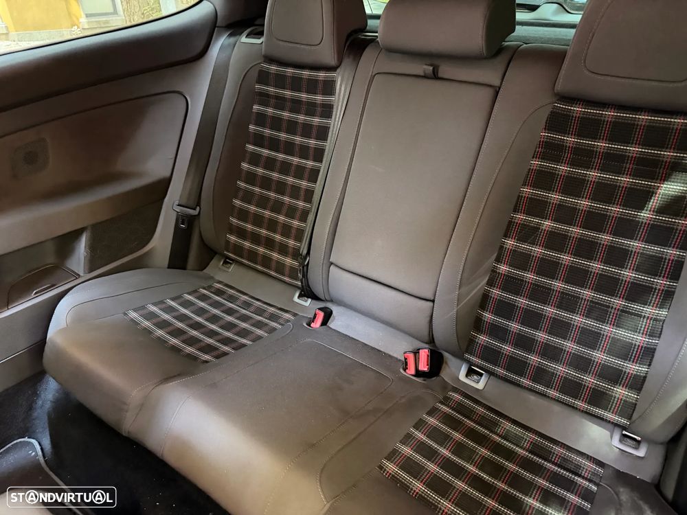 VW Golf 2.0 GTi Edition 30 - 14