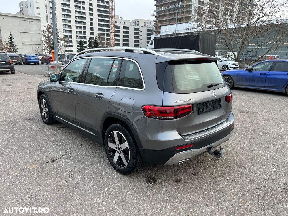 Mercedes-Benz GLB 200 d 4Matic 8G-DCT - 4