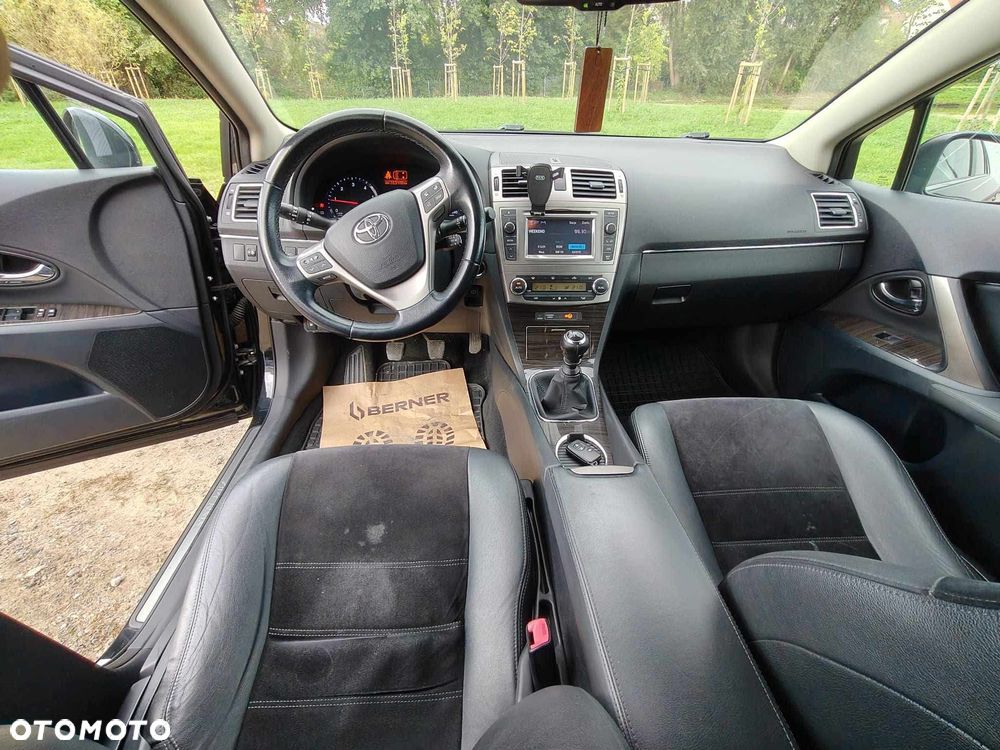 Toyota Avensis 2.0 D-4D Active - 11