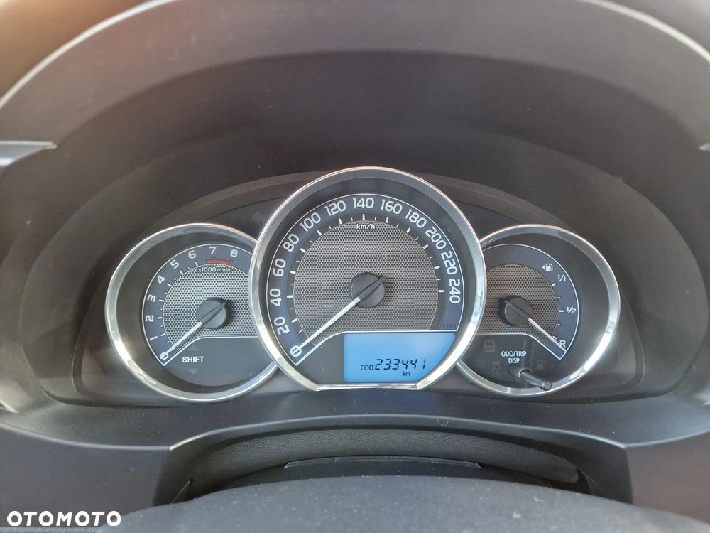 Toyota Corolla 1.6 Premium - 11