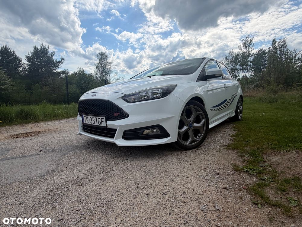 Ford Focus 2.0 EcoBoost ST mit Leder-Sport-Paket - 10