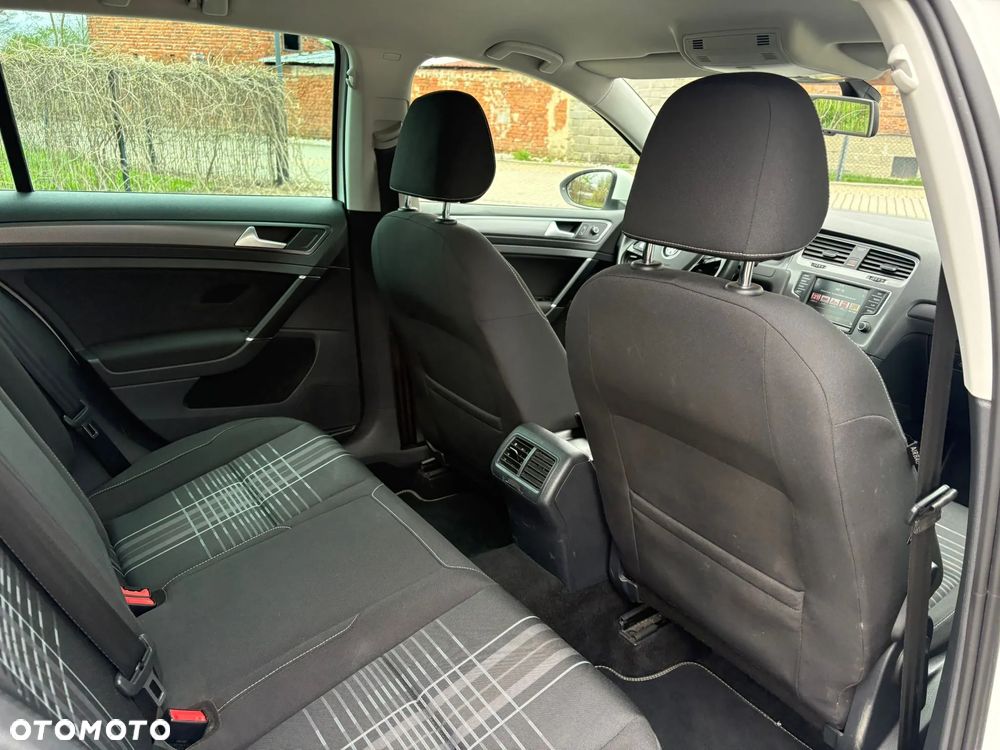 Volkswagen Golf 2.0 TDI DSG Sound - 11