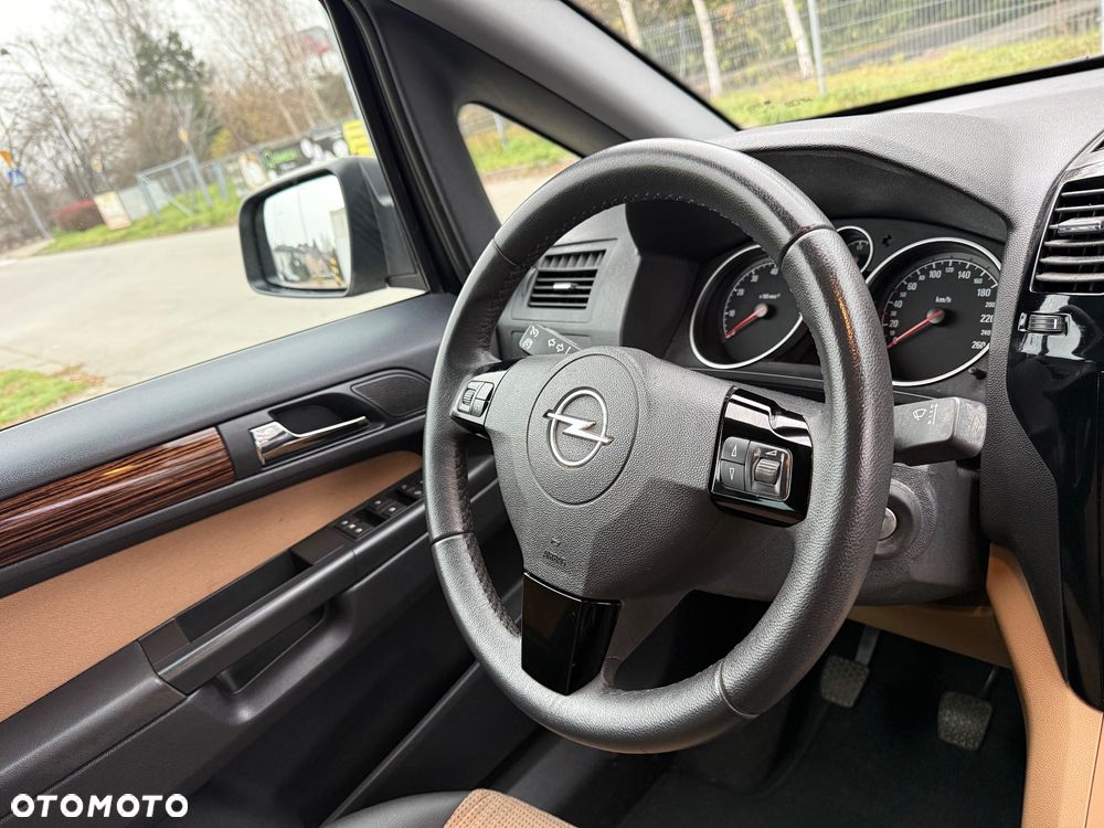 Opel Zafira 1.8 Family Plus - 18