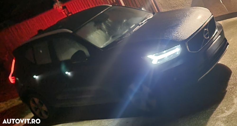 Volvo XC 40 T3 Geartronic Momentum Pro - 22